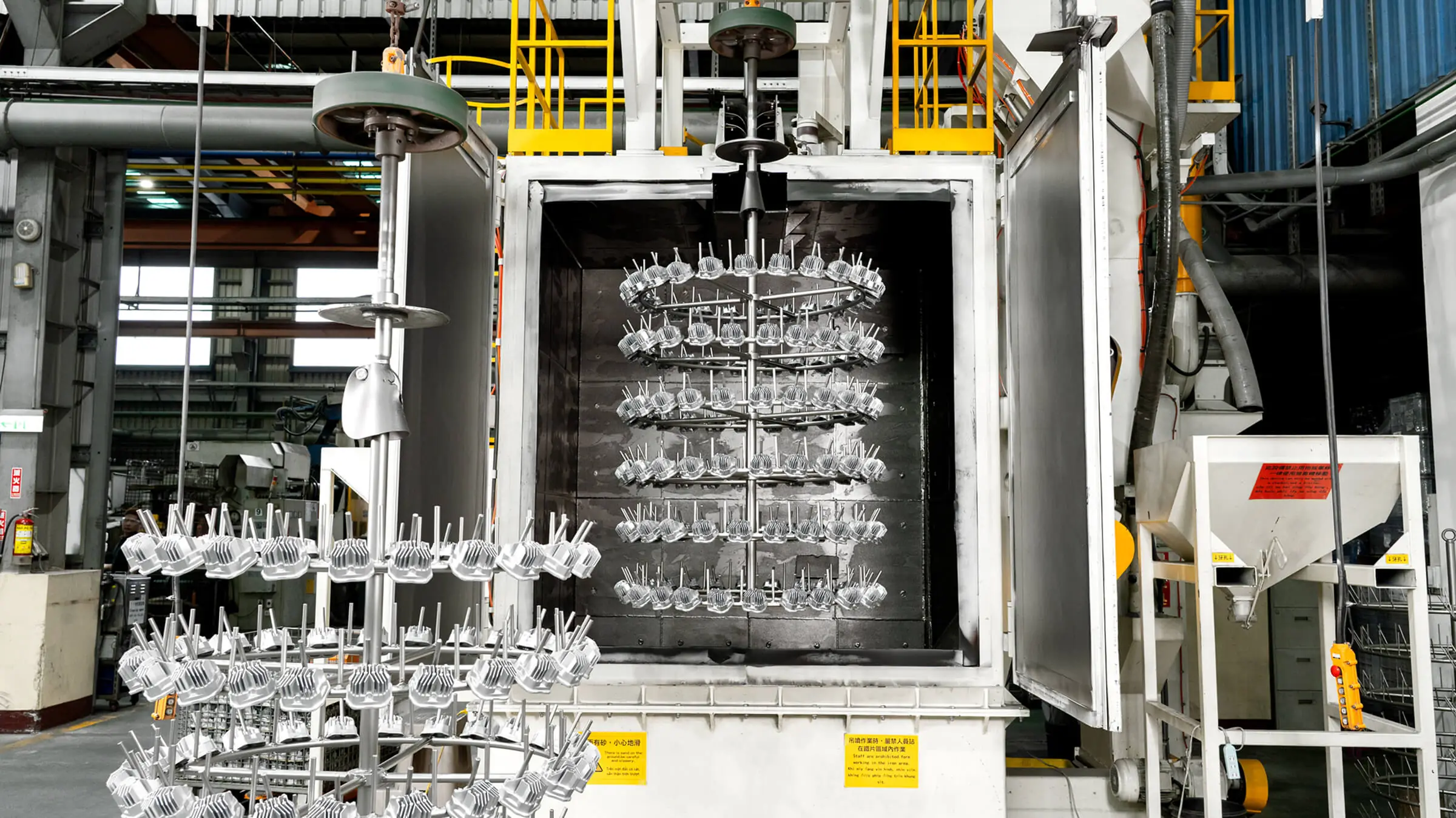 台湾JoinCast工場の自動ショットブラスト装置、量産アルミ部品に均一な表面テクスチャとスケール除去を実現