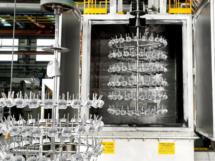 台湾JoinCast工場の自動ショットブラスト装置、量産アルミ部品に均一な表面テクスチャとスケール除去を実現