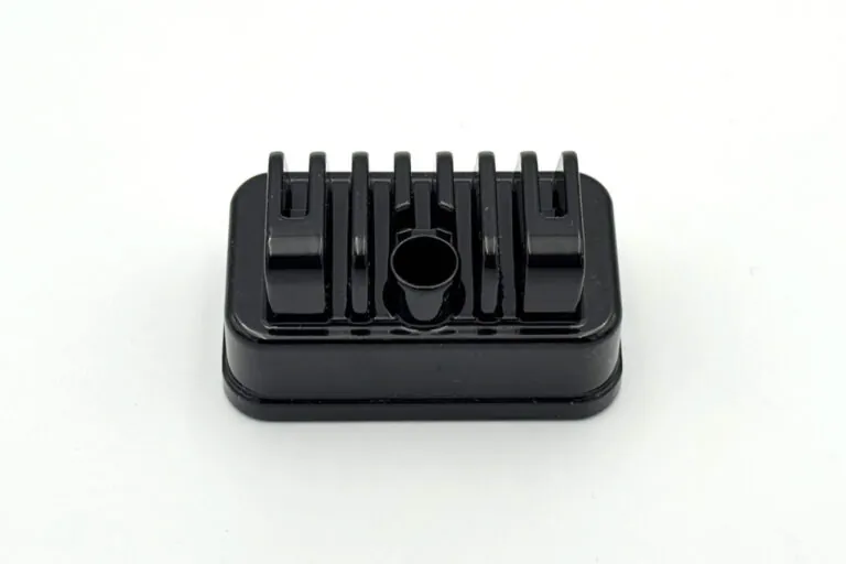 高性能熱管理向けに設計された冷却フィン一体型黒色仕上げアルミ合金ダイカストの詳細ビュー